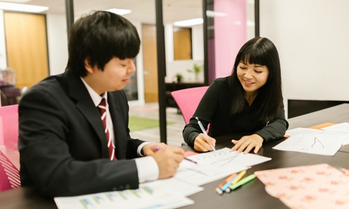 青島代理記賬服務走進惠享云網絡科技進行財稅服務